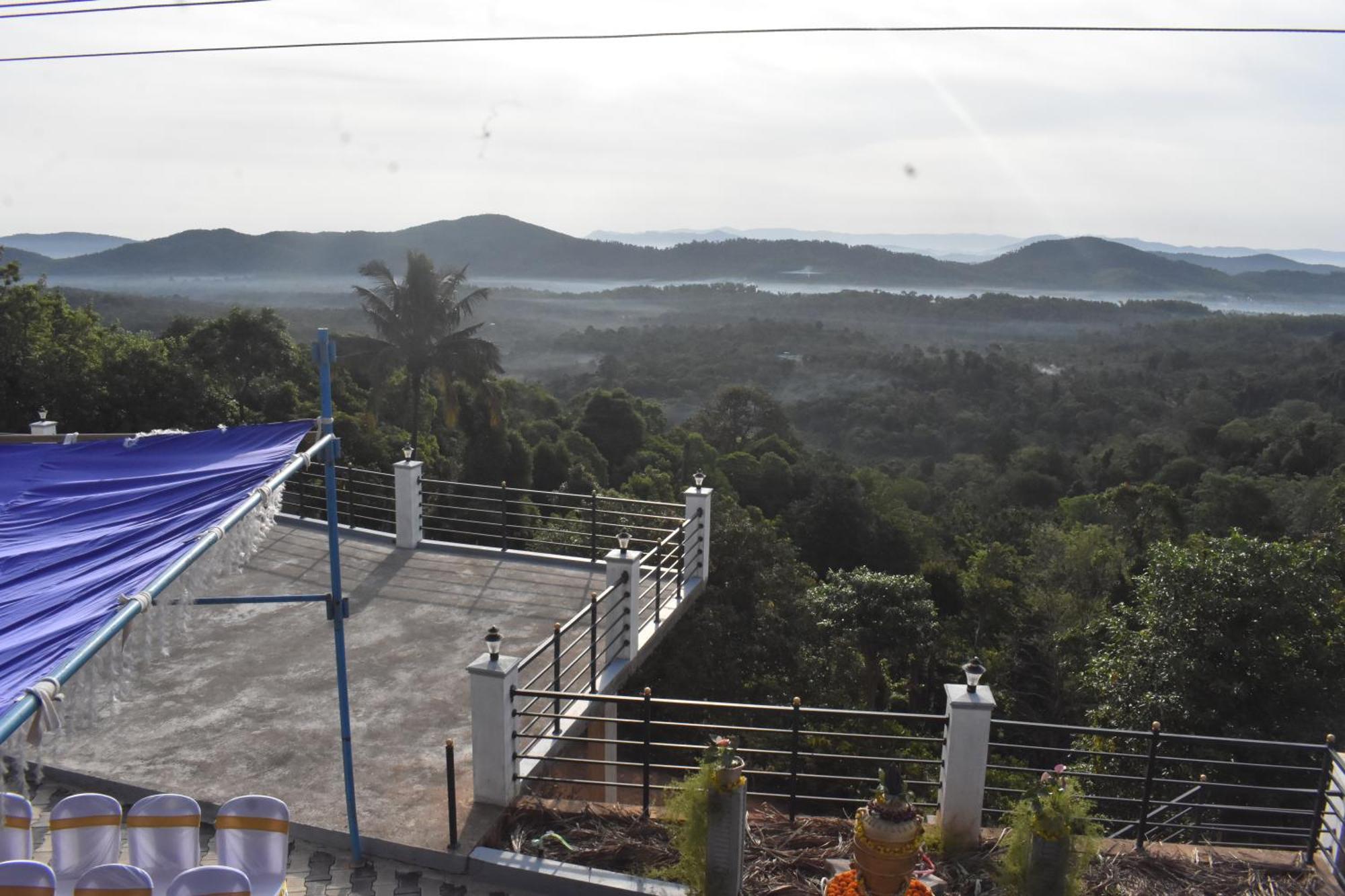 Homestay Serene Valley Hilltop *